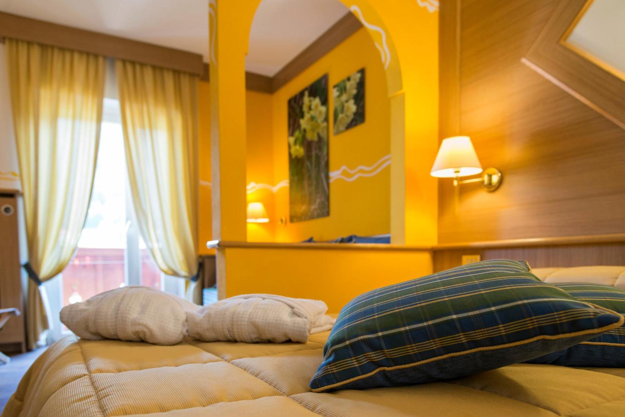 Hotel La Serenella Моэна Номер фото